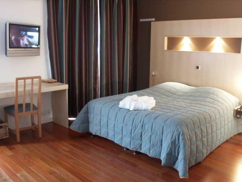Hotel La Scala Питивье Экстерьер фото