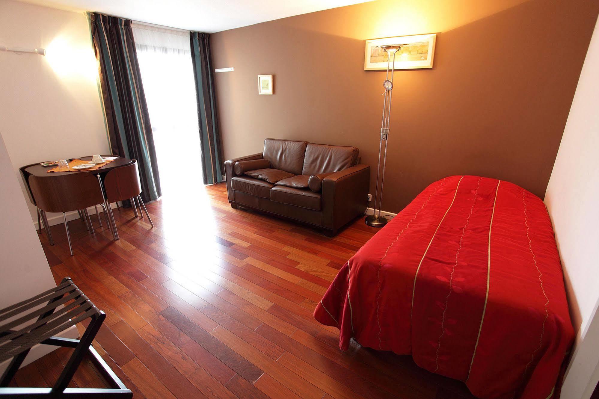 Hotel La Scala Питивье Экстерьер фото
