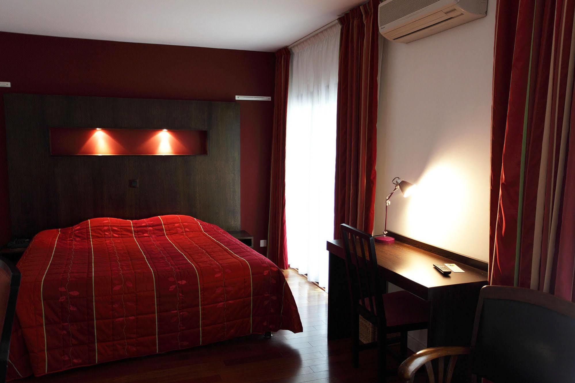 Hotel La Scala Питивье Экстерьер фото